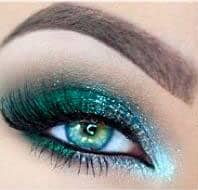 Зеленый макияж для серых и голубых глаз