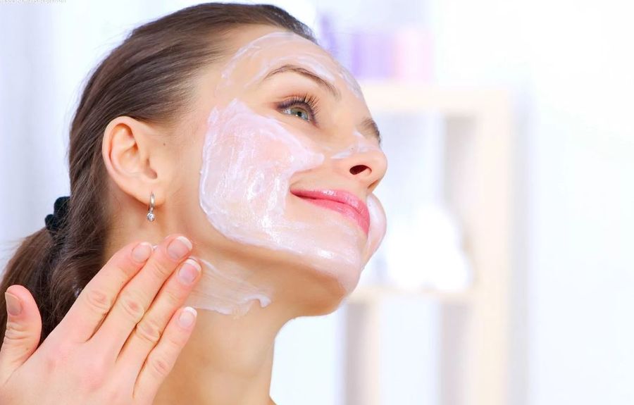 Эффективные маски из творога для кожи лица