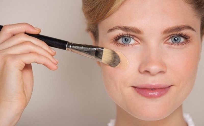Техника тональной основы: 6 простых шагов для идеального макияжа