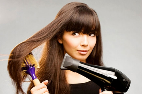 10 ошибок, которых следует избегать, чтобы волосы оставались здоровыми и красивыми