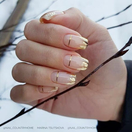 Маникюр с золотом 2021-2022 - модные фото нового дизайна ногтей