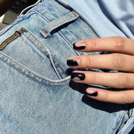 Темный маникюр 2020 - фото новинки красивого дизайна ногтей на короткие и длинные ногти